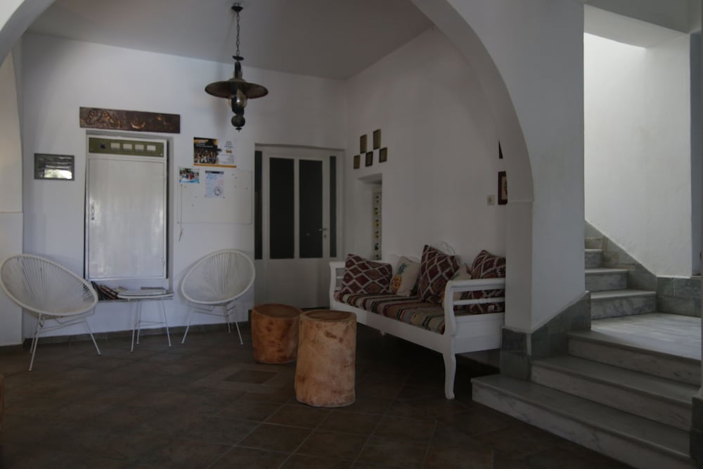 Armadoros Hotel / Ios Backpackers 23/47