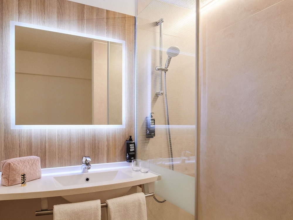 ibis La Roche sur Yon 72/73
