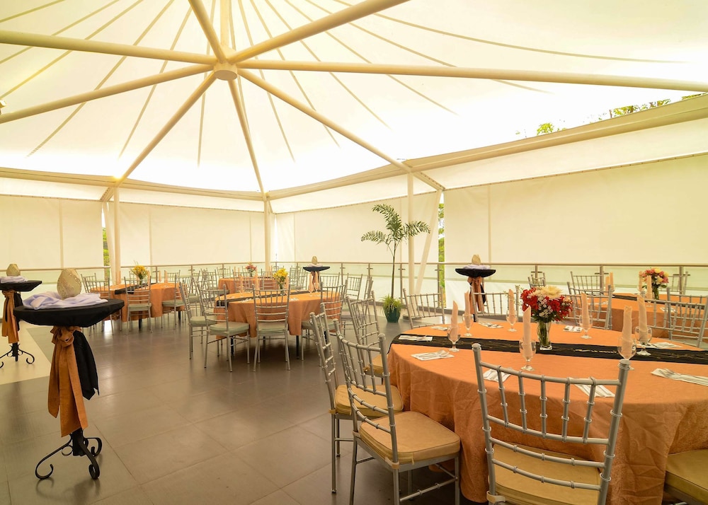 Le Monet Hotel 38/52