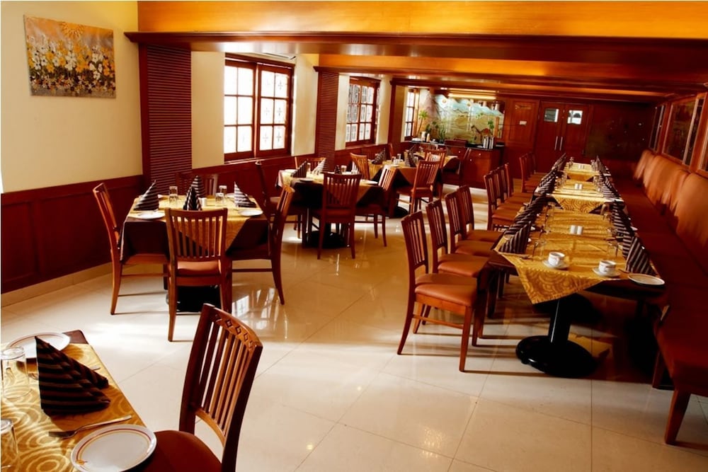 HOTEL NAHAR MANCHESTER INN 35/42