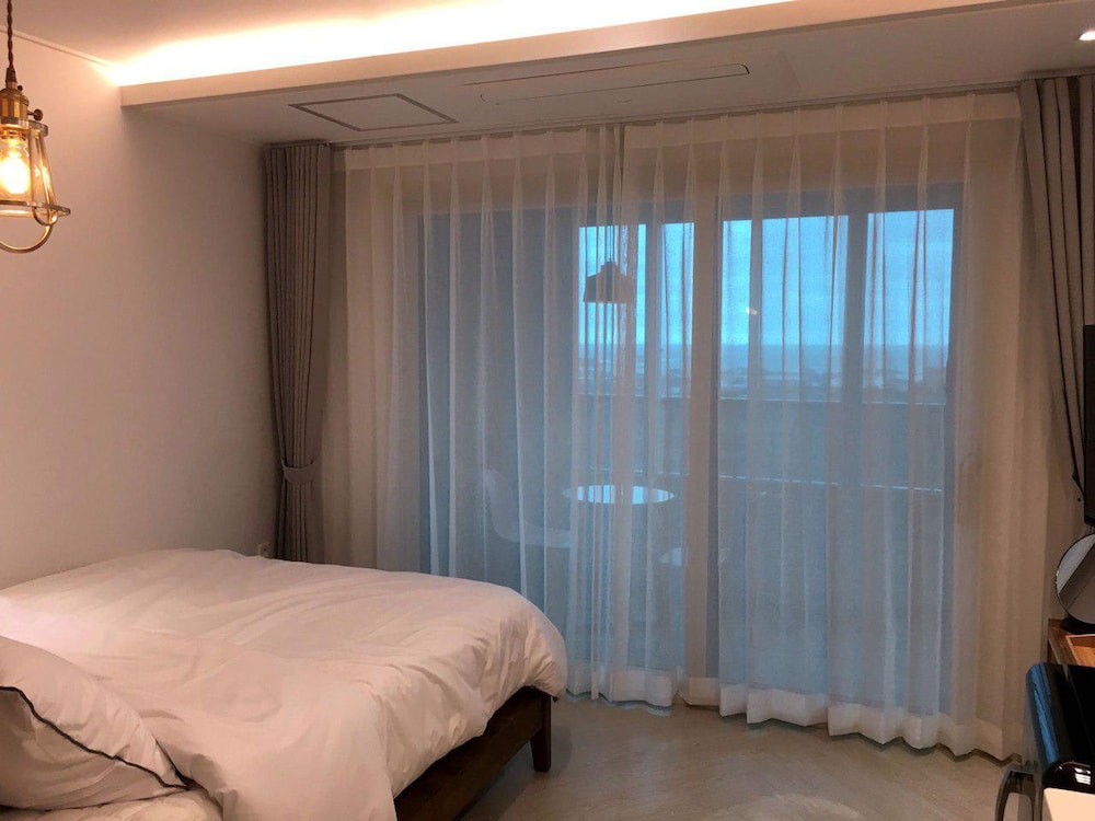 Bookchon Place Jeju 24/60