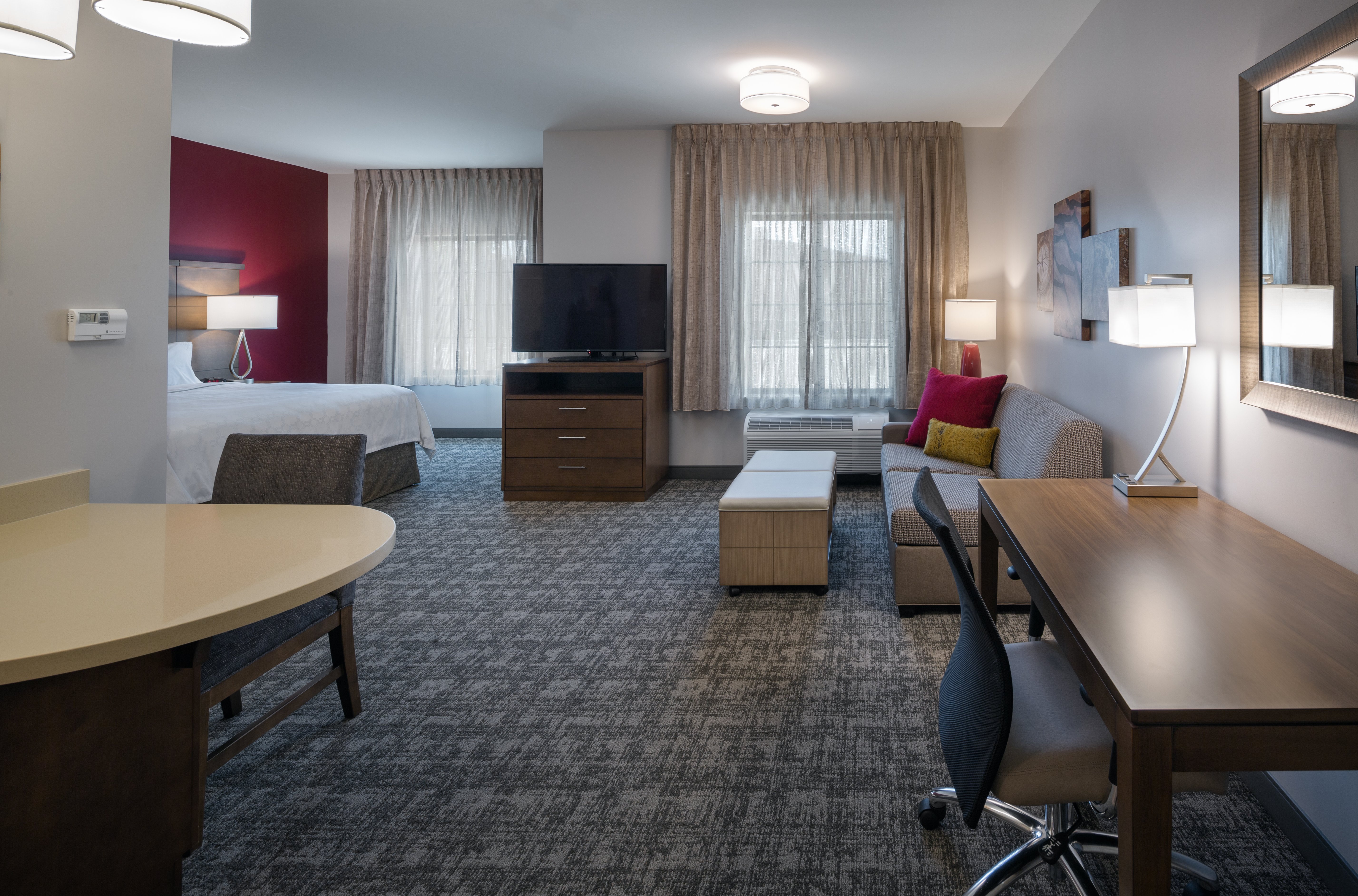 Staybridge Suites Phoenix Biltmore Area 30/56