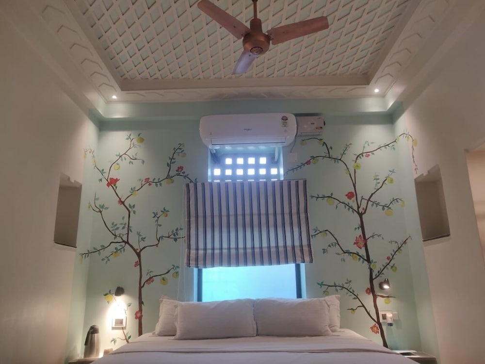 HOTEL RANGNIWAS PALACE 39/52