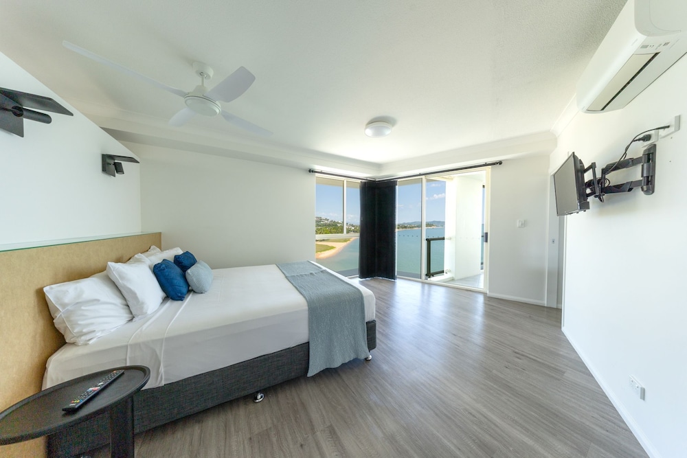 MARINERS NORTH HOLIDAY APARTMENTS 26/77