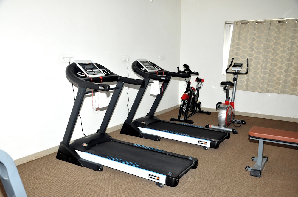 Triguna Clarks Inn Kurnool 16/29