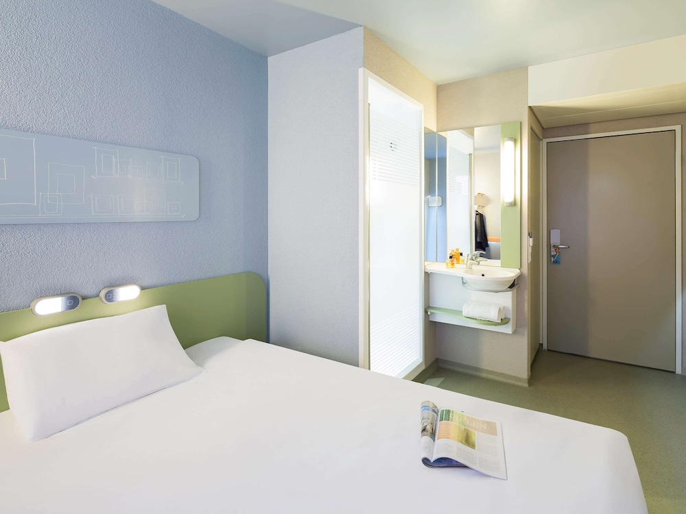 Ibis Budget Zurich Airport 19/69