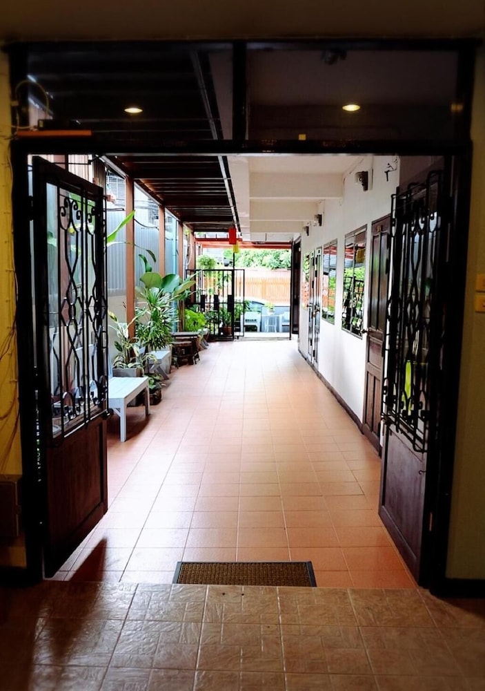 Yen Aura Boutique Hotel 27/28