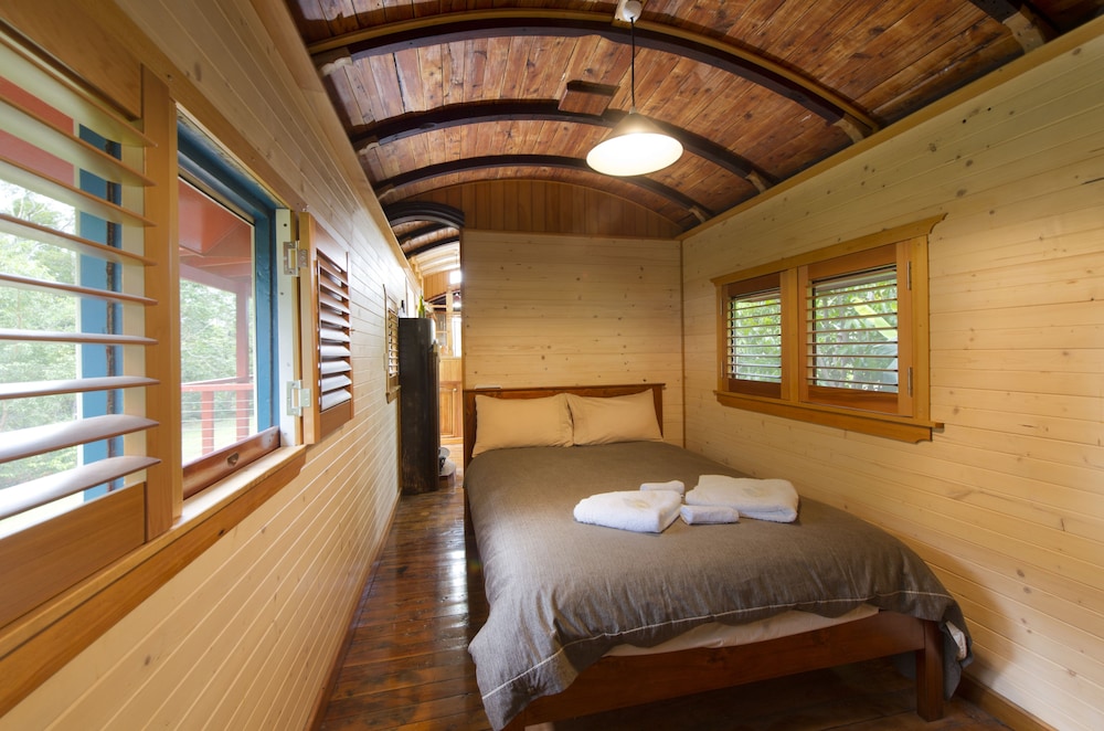 GLASS HOUSE MOUNTAINS ECOLODGE 15/34