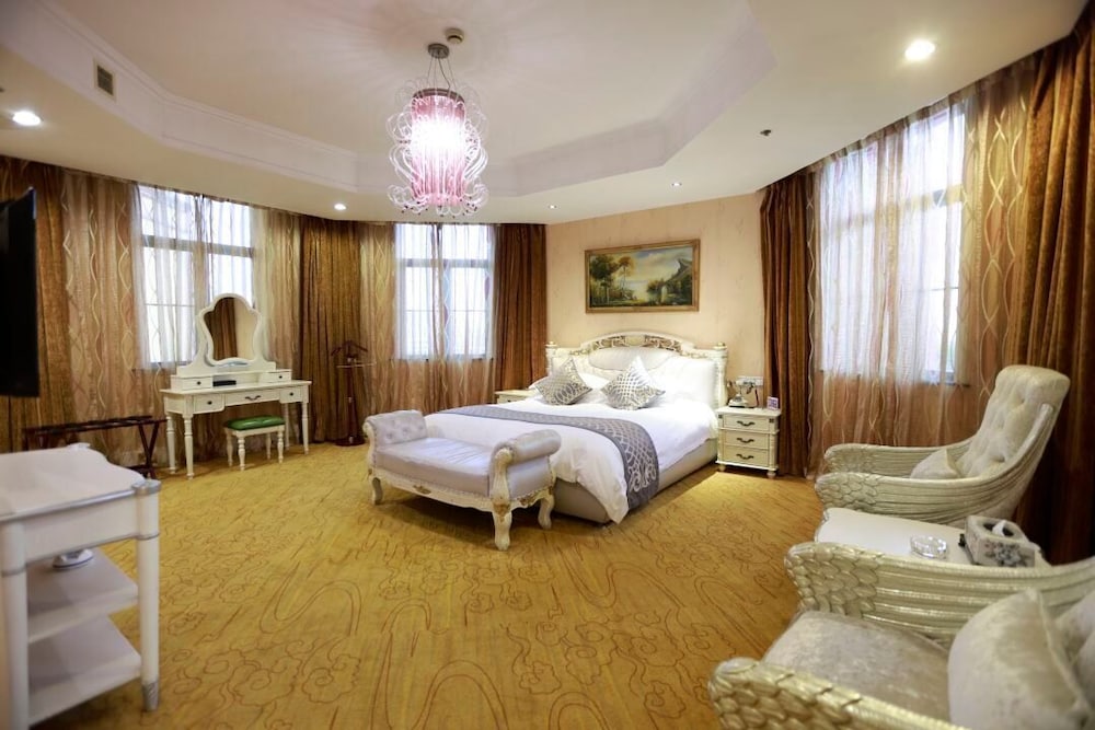 Nanjing Suning Universal Hotel 14/38
