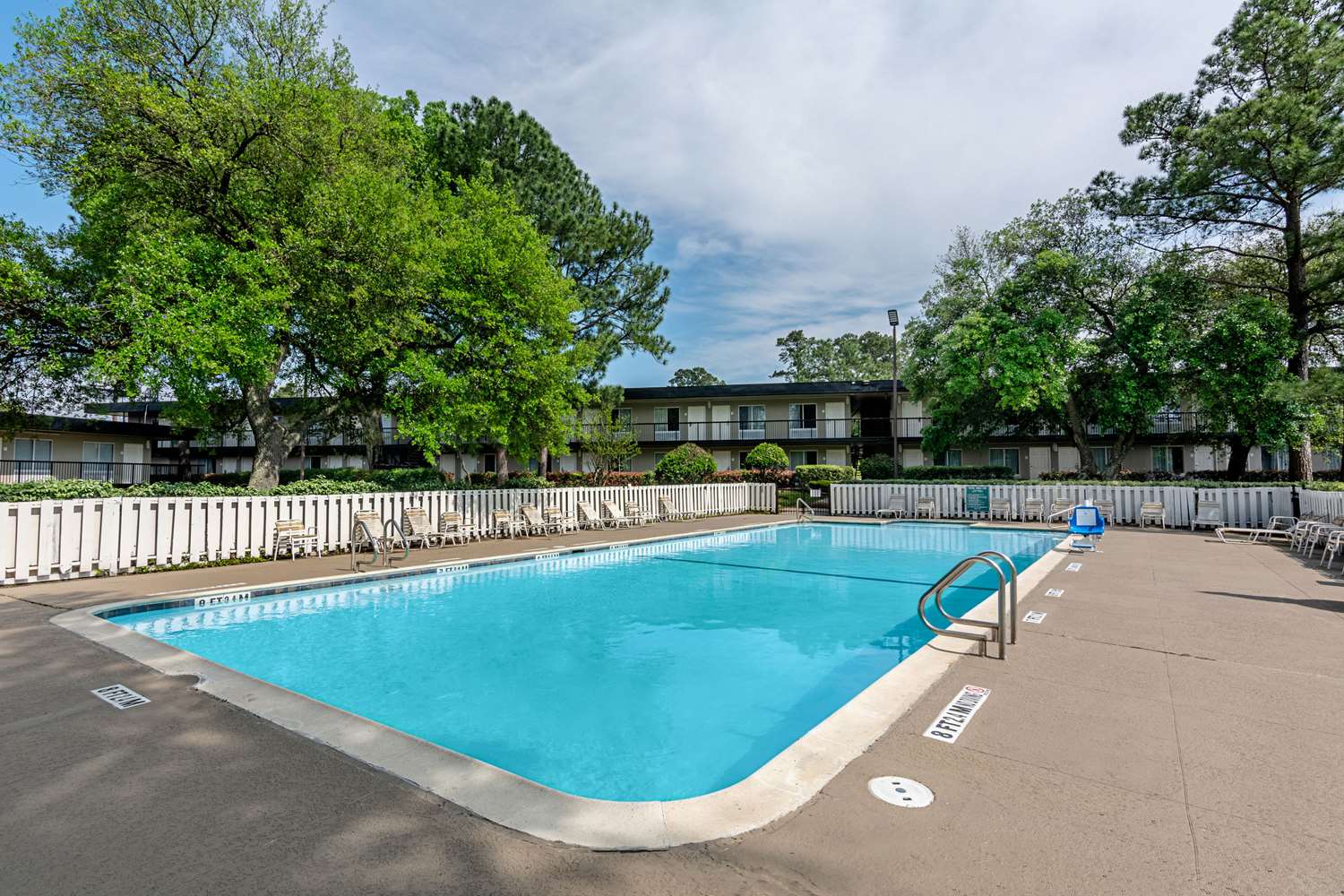 Rodeway Inn Huntsville West 23/36