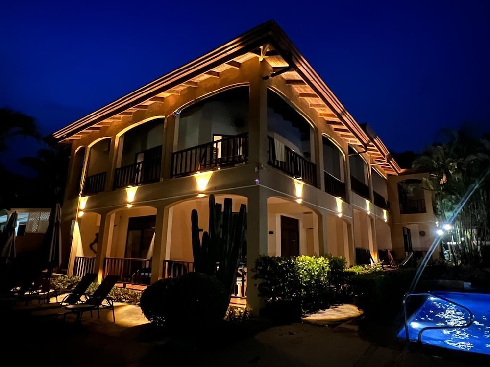 The Backyard Hotel 3/51