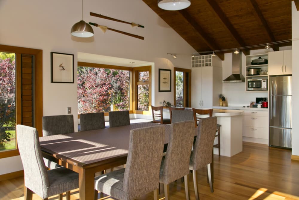 Tongariro Lodge 63/75