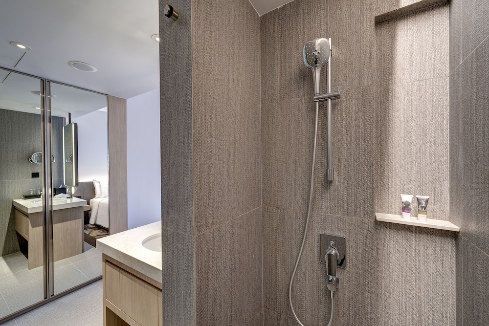 MERCURE KUALA LUMPUR GLENMARIE 45/48
