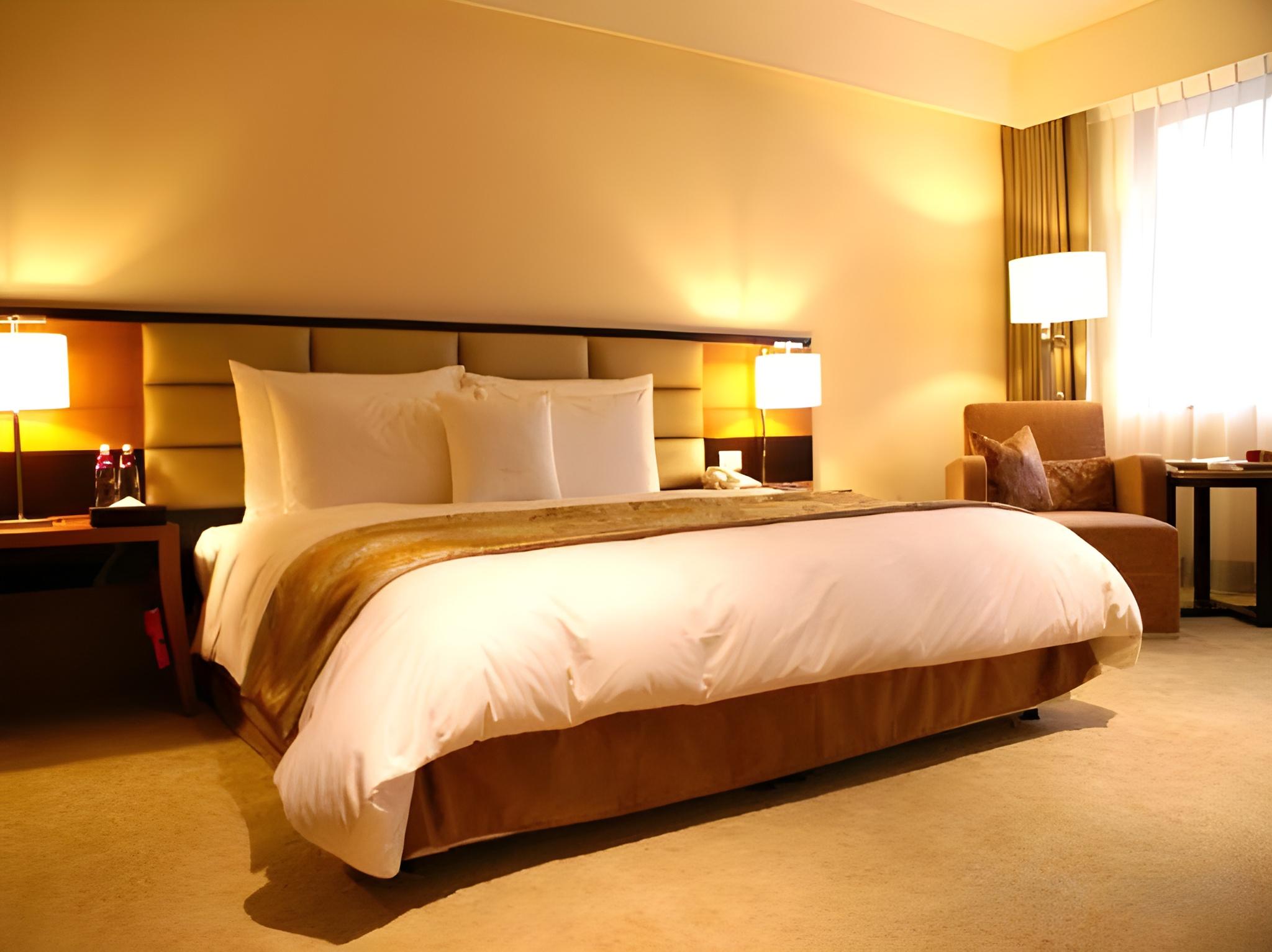 Monarch, Deluxe, King Bed