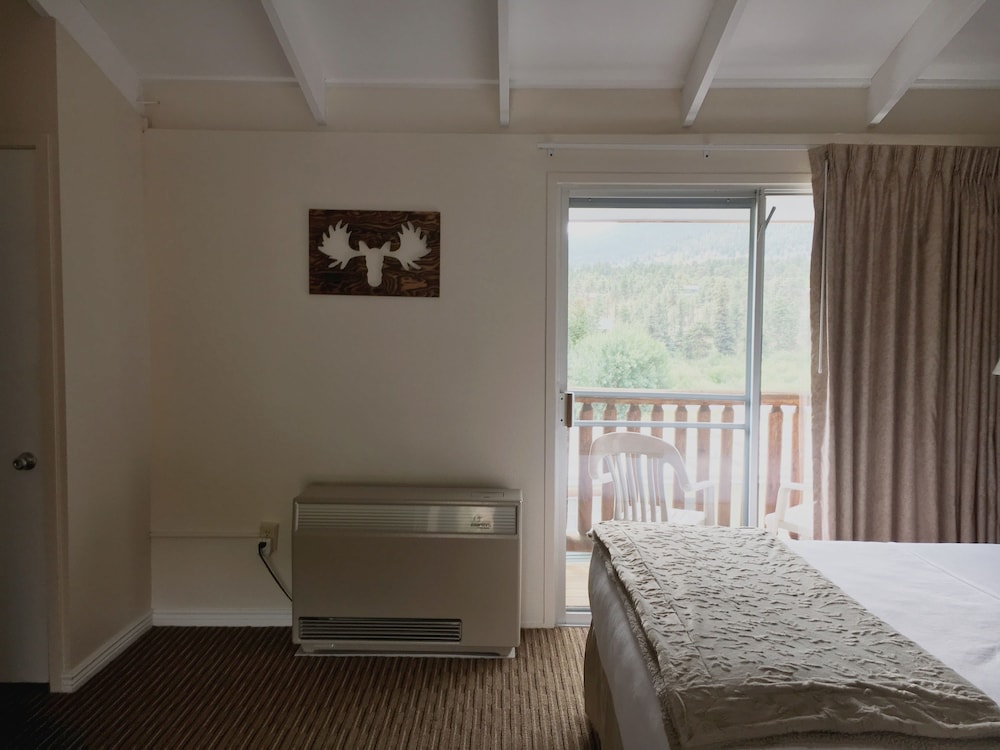 Alpine Trail Ridge Inn 34/74
