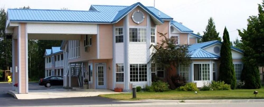 Great Lakes Inn 53/62