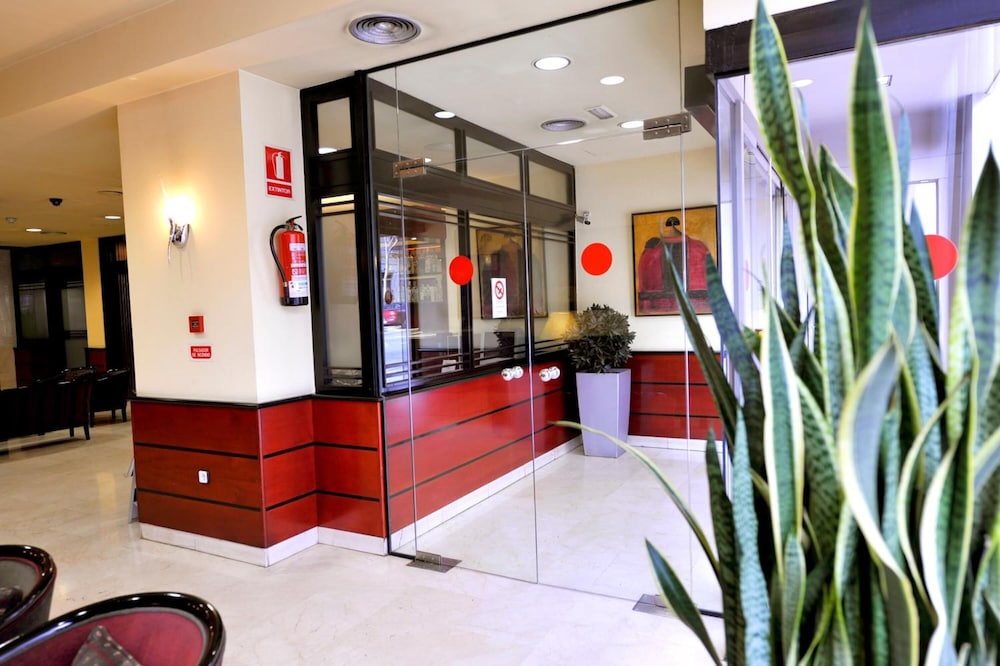 Glories Hotel 12/66
