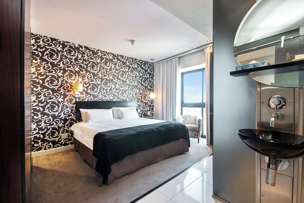 2 Bedrooms, Penthouse, Apartment, 2 King Beds، Colosseum Hotel 5/10