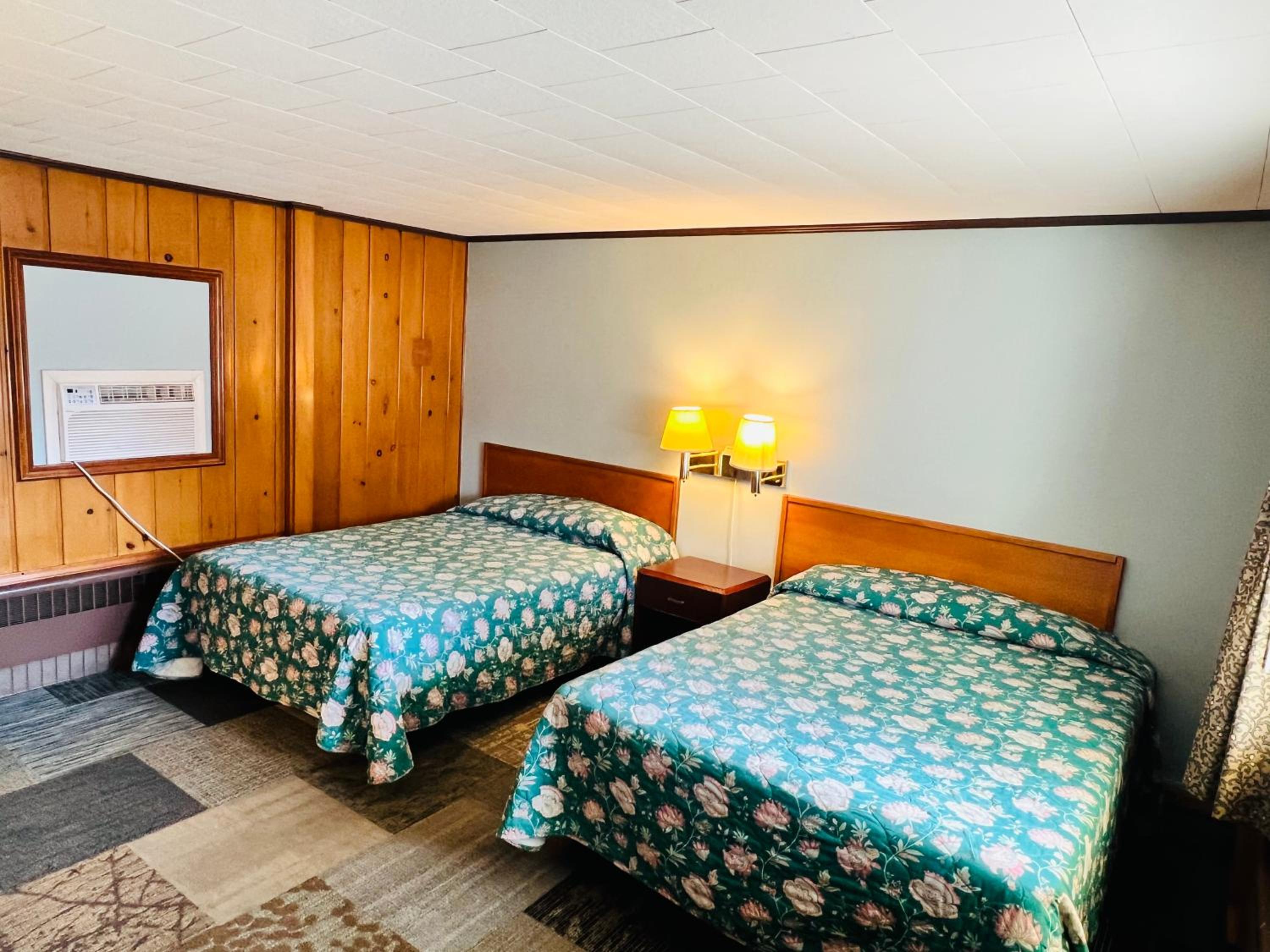 Sun 'n Snow Motel 12/50
