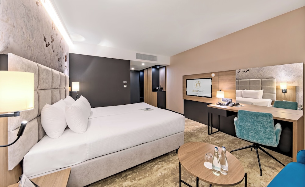 غرفة كلاسيكية بسرير كينج، Focus Hotel Premium Warszawa 2/4