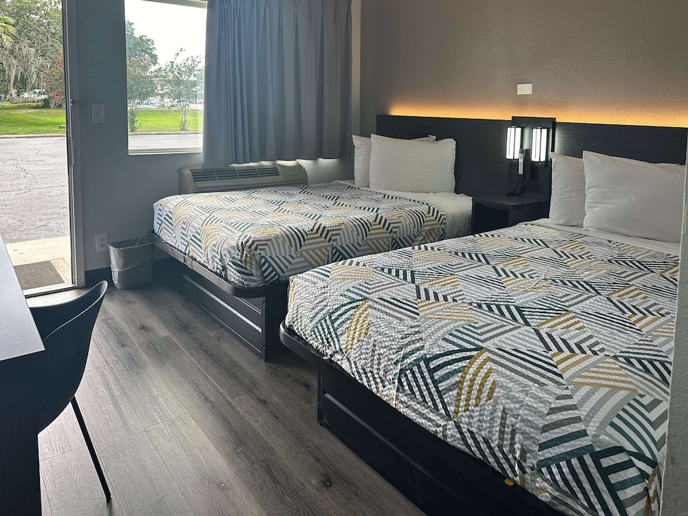 2 Full Beds - Premium, Mini Fridge، Motel6 Kissimmee, FL - Orlando 3/9