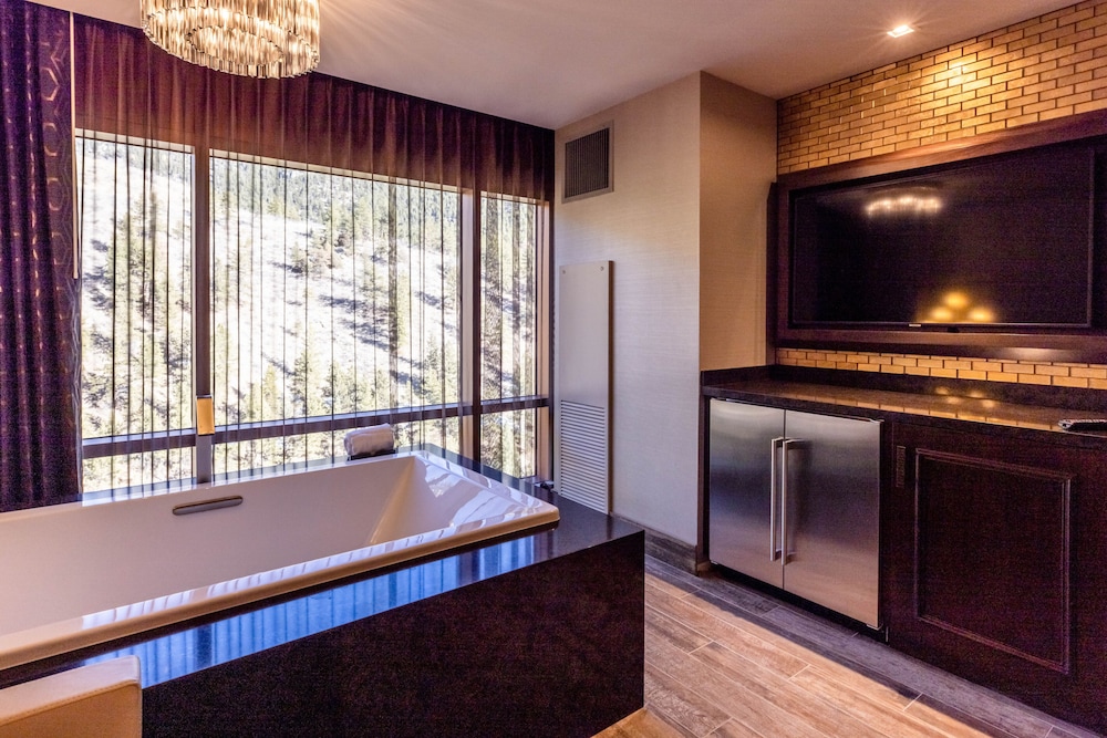 Monarch Casino Resort Spa Black Hawk 7/73