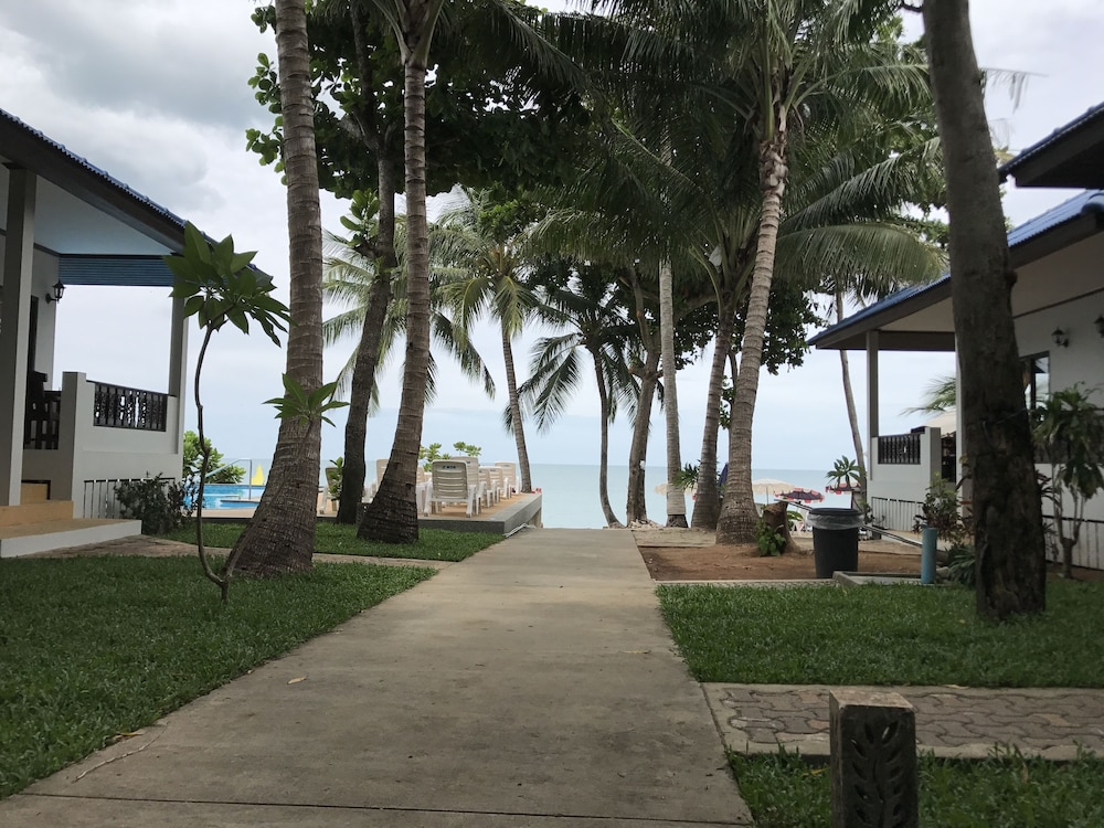 Marina Beach Resort 59/65