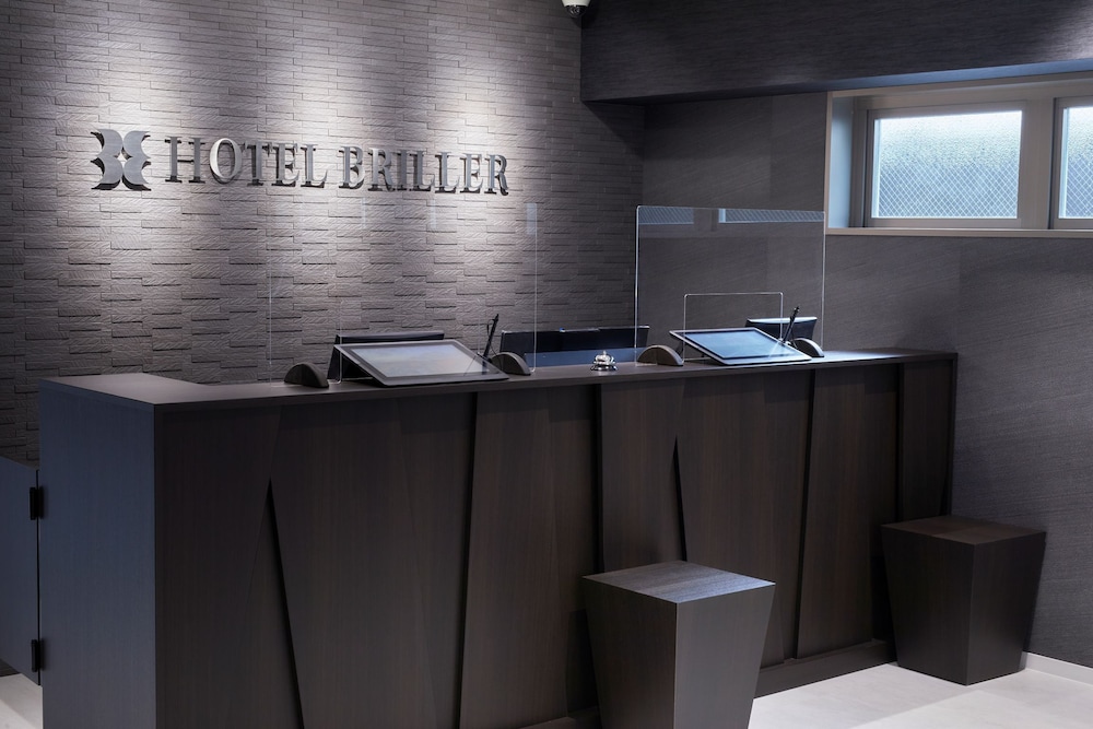 Hotel Briller 4/24