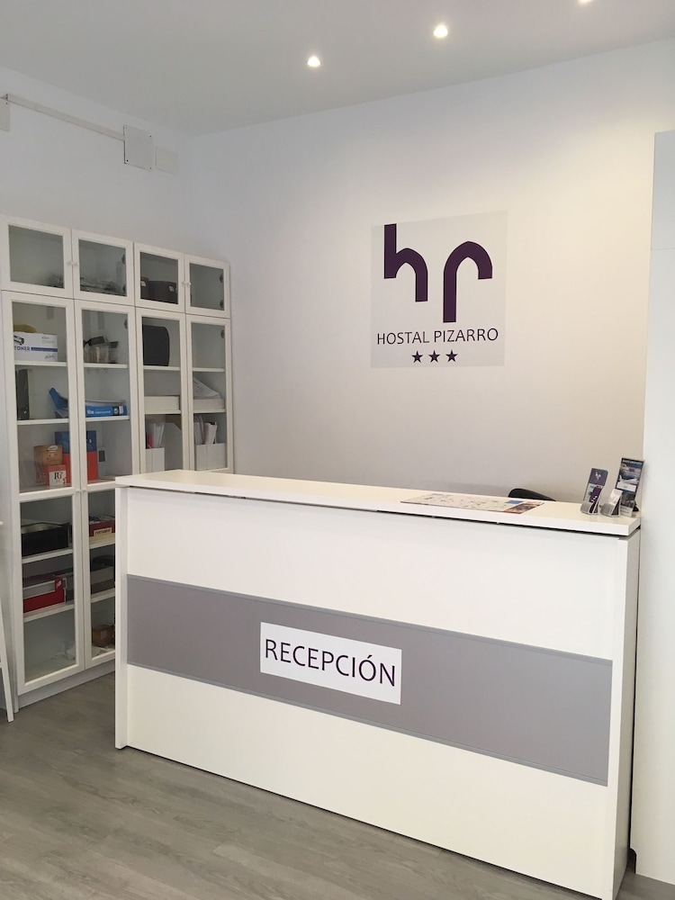 PIZARRO HOSTAL 6/50
