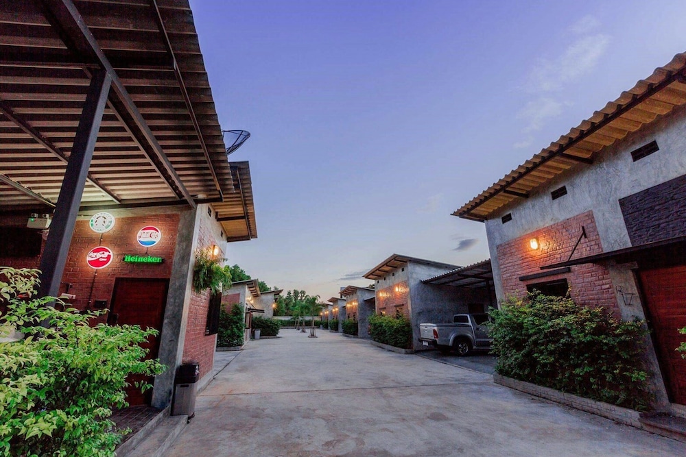Paradiso Boutique Resort 11/17
