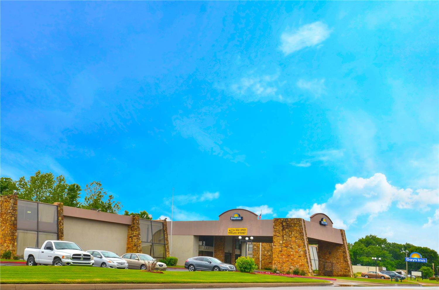 Days Inn by Wyndham Southern Hills/ORU 2/36