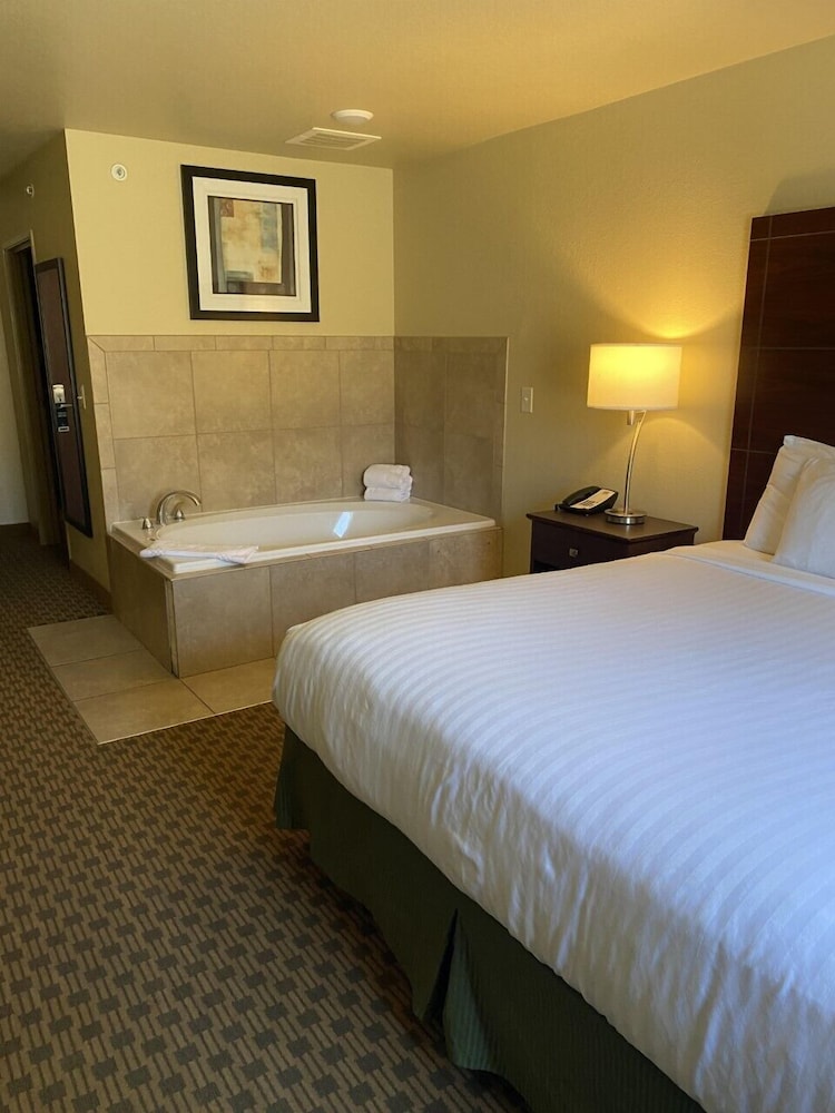SureStay by Best Western Salem 16/56
