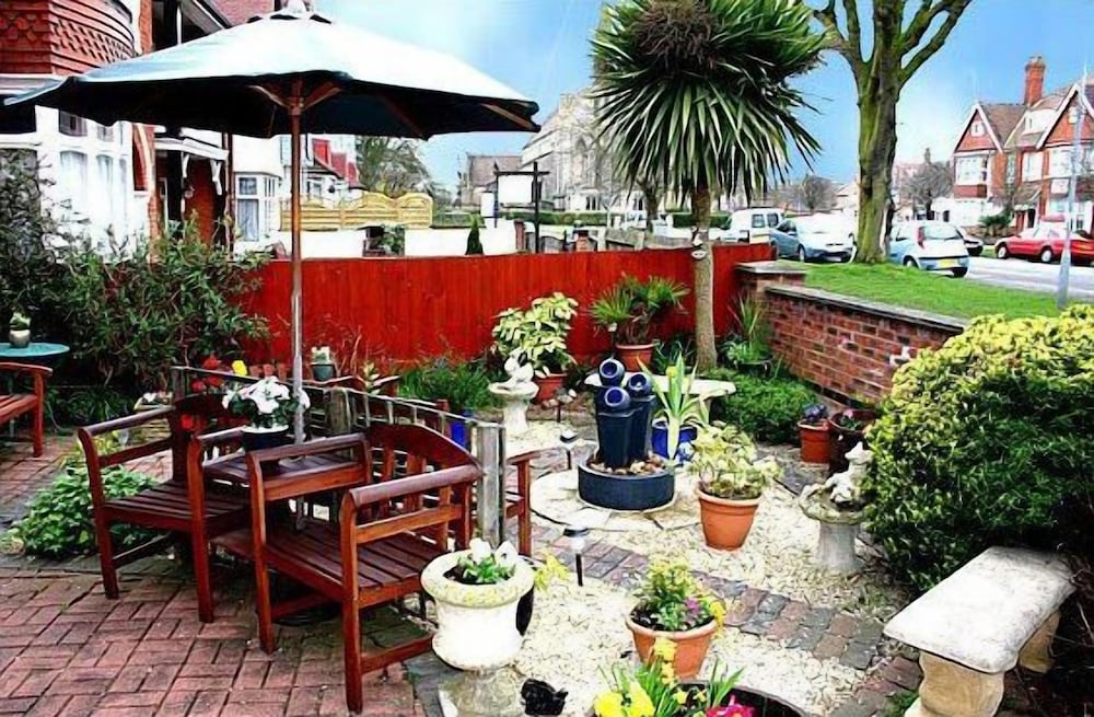 Lyndsay Guest House 42/50