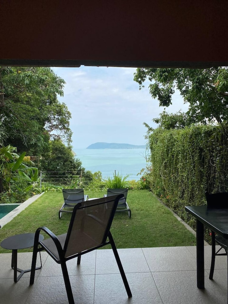 Ambong Pool Villas 29/50