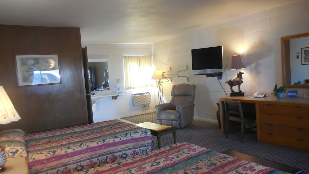 Budget Host 254 Inn Loveland 20/28