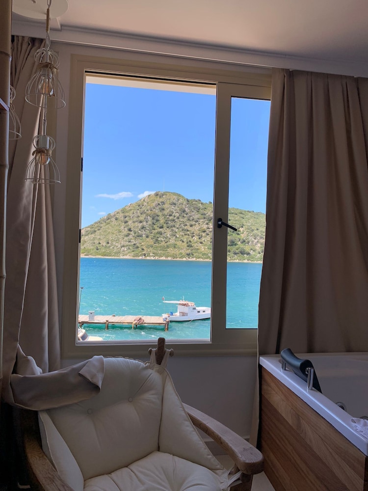 Liman Hotel Gumusluk 28/50