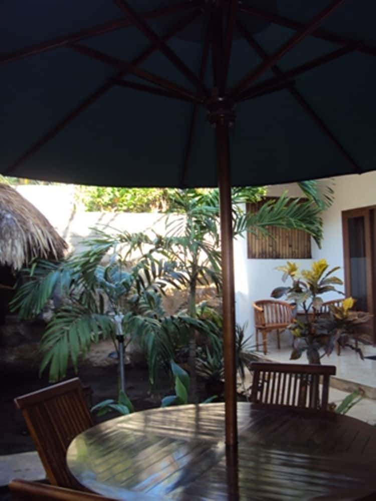 Banana Leaf Bungalows 14/23