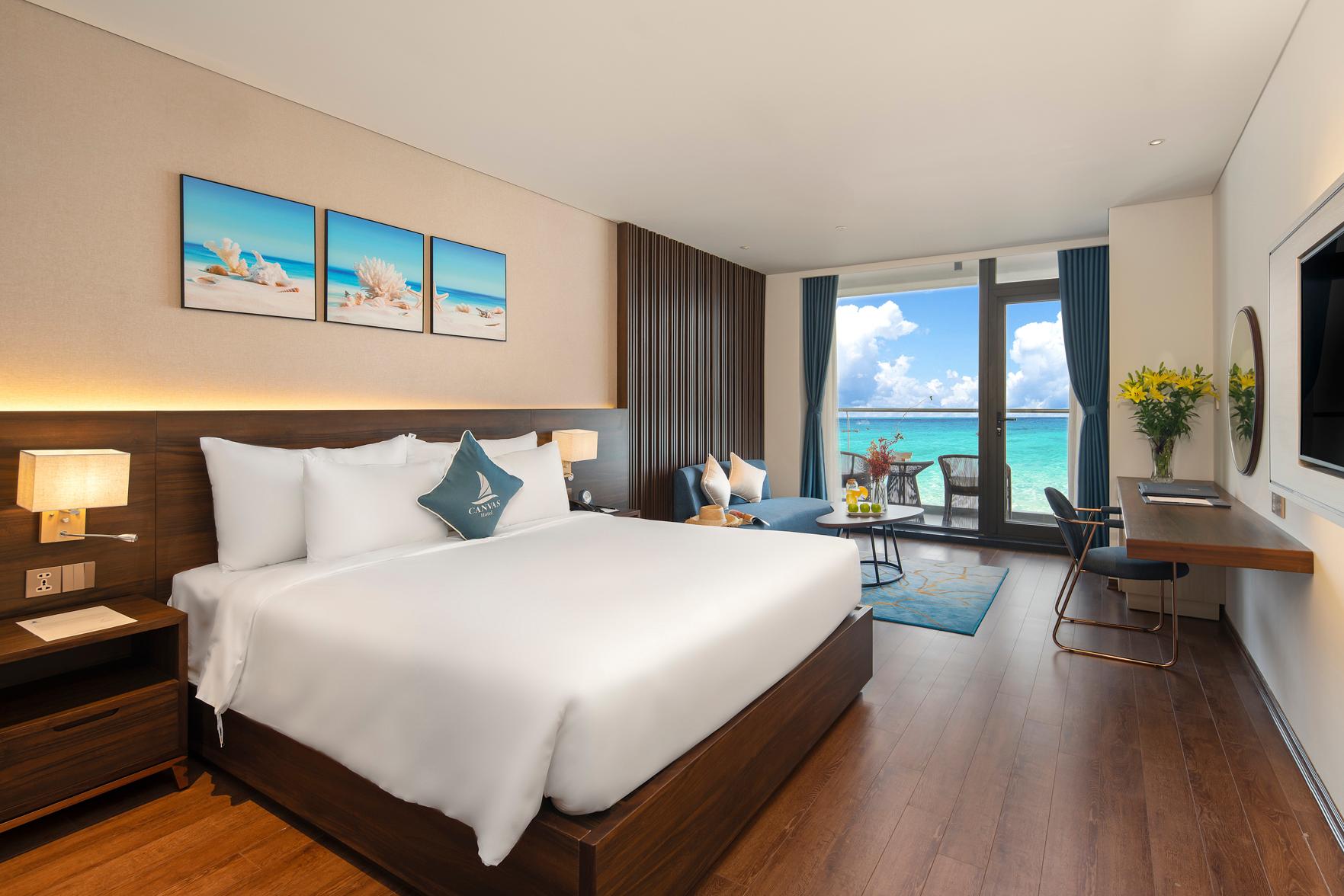Grand, King Bed, Beach Front