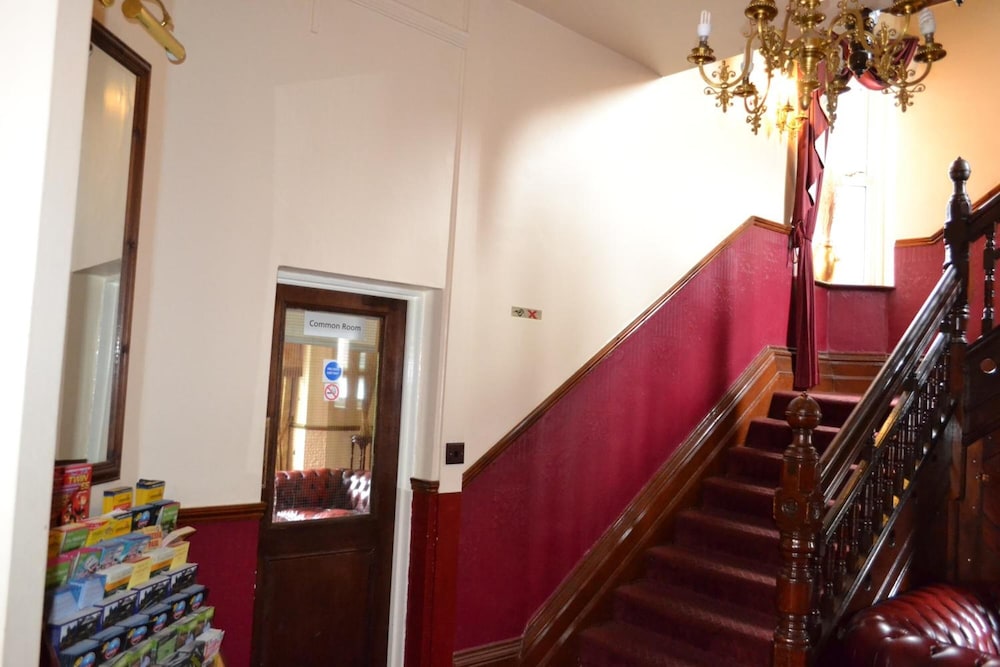 Croft Hotel 8/60