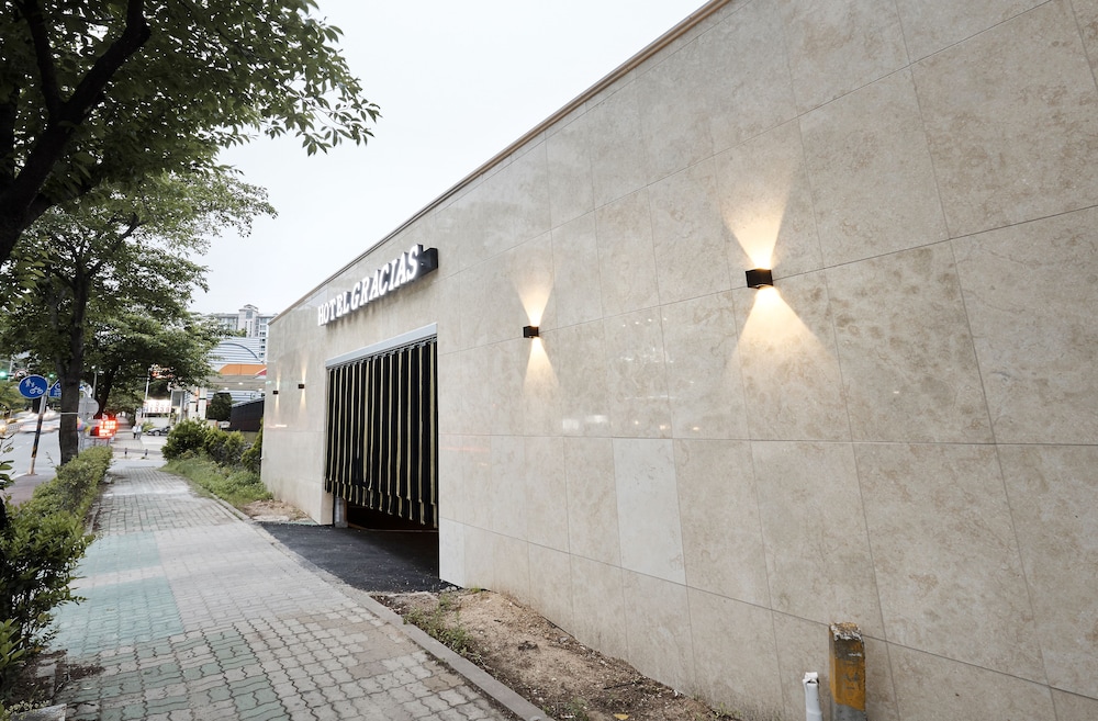 Gracias Hotel Gimhae 41/50