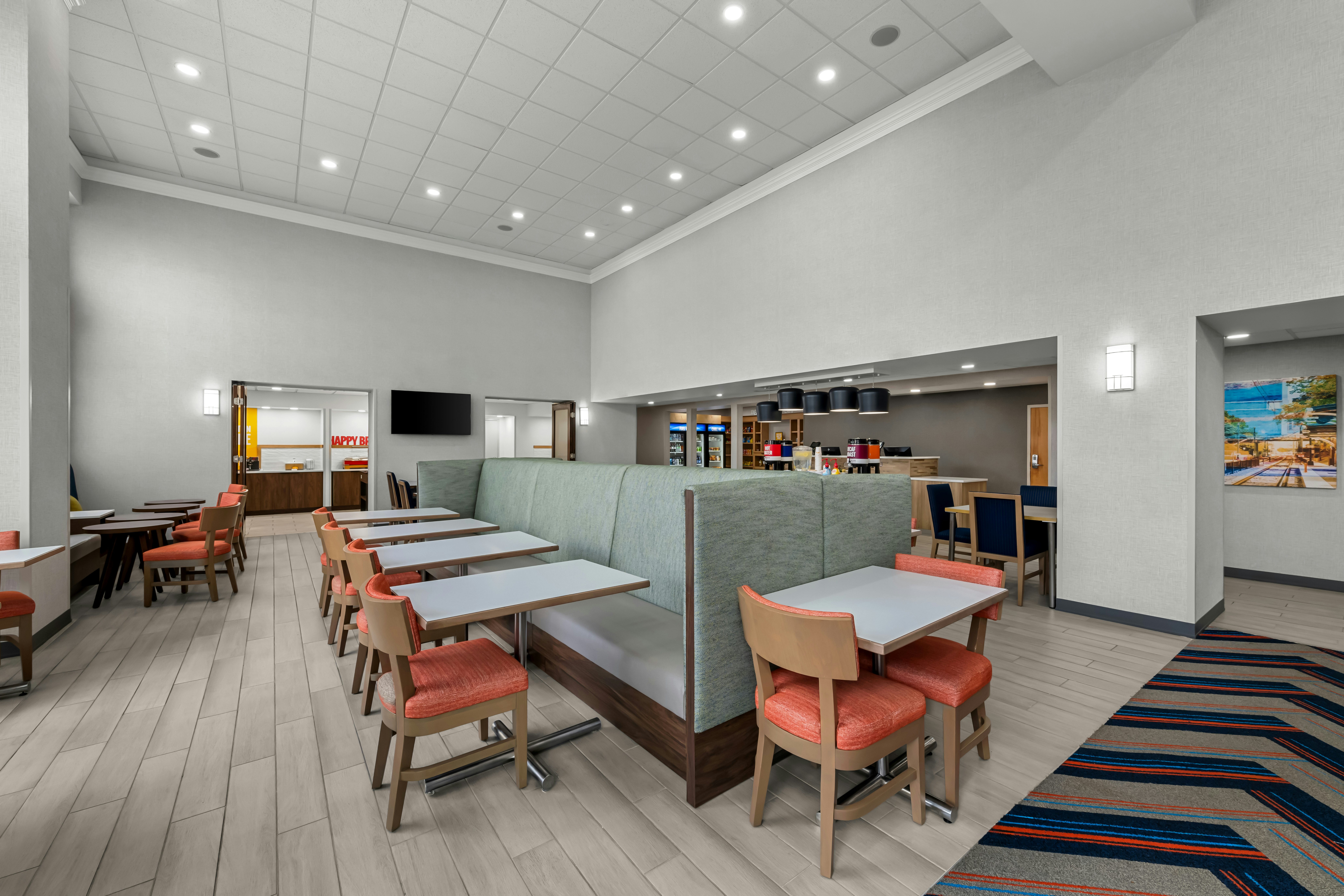 Hampton Inn and Suites Charlotte Airport 34/63