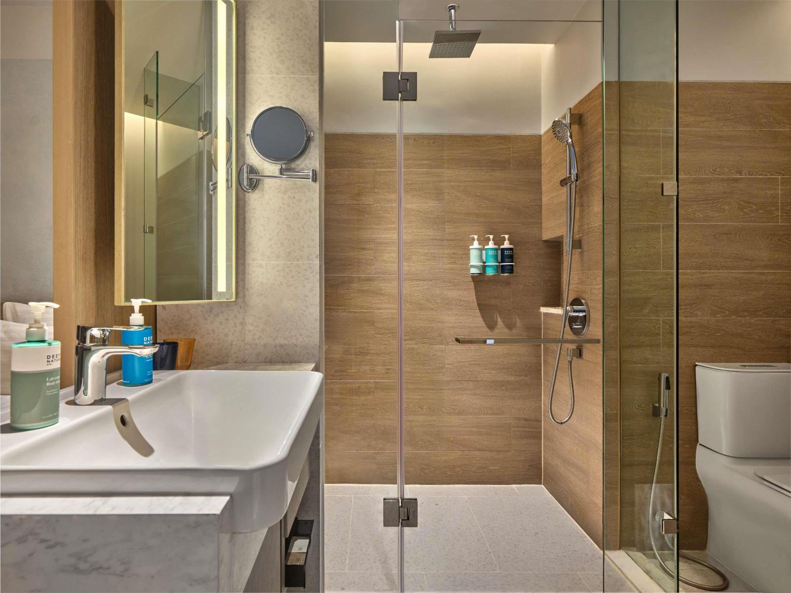 غرفة تنفيذية بسرير كينج مع أريكة، Novotel Future Park Rangsit 8/10