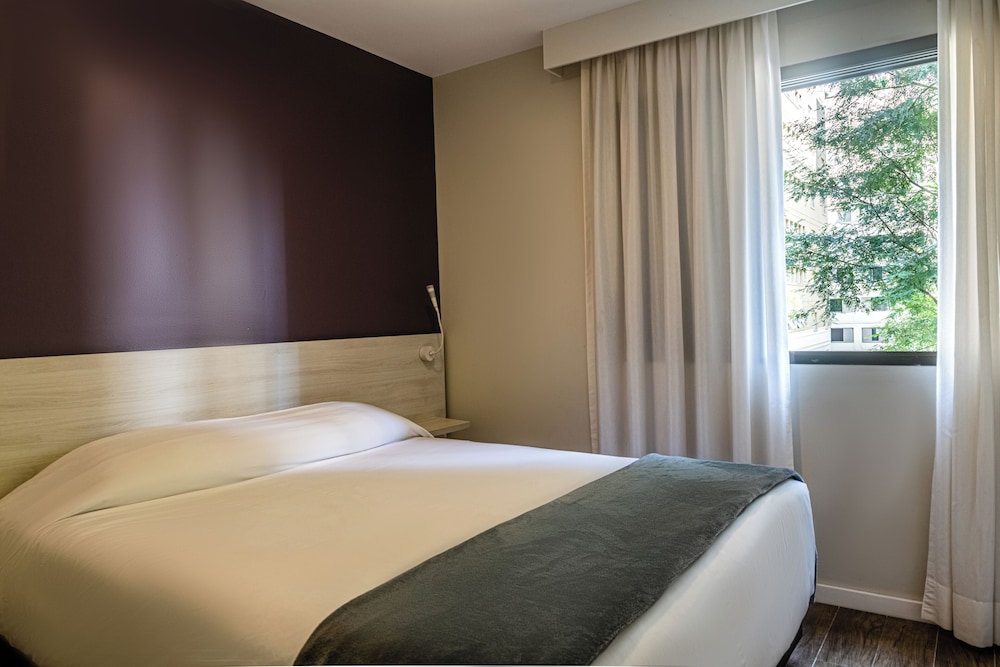 2 BEDROOMS, PREMIUM, APARTMENT