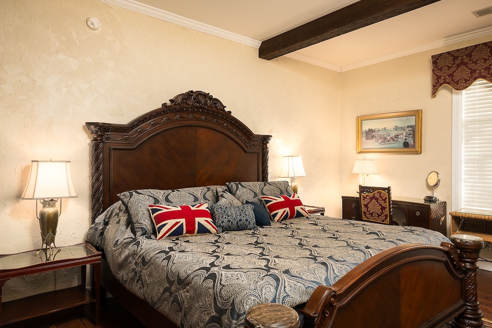 ENGLISH, PREMIUM, SUITE, KING BED