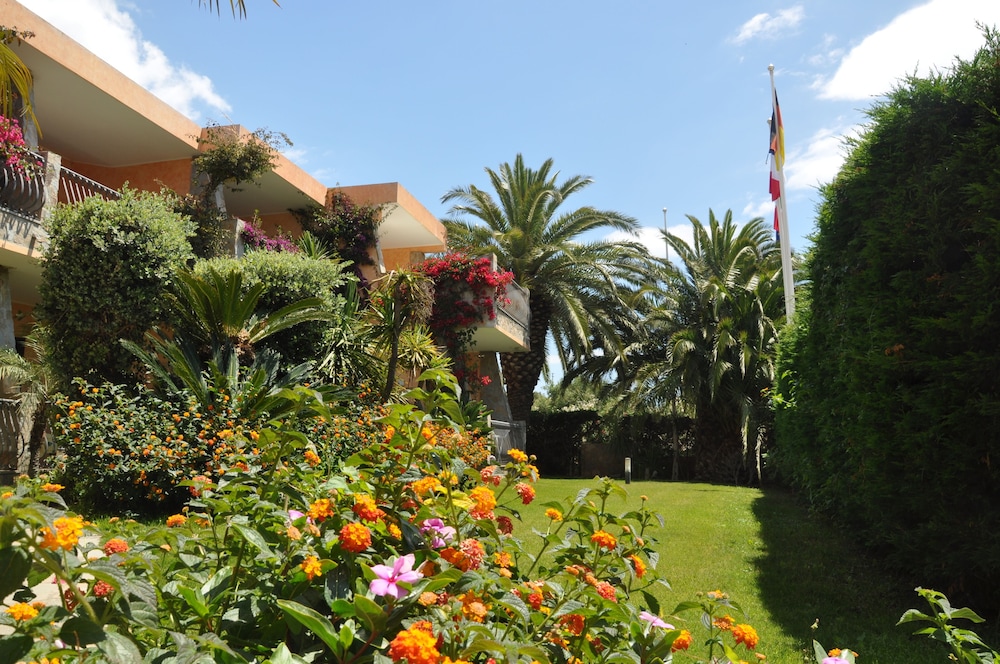 Palm Village 58/69