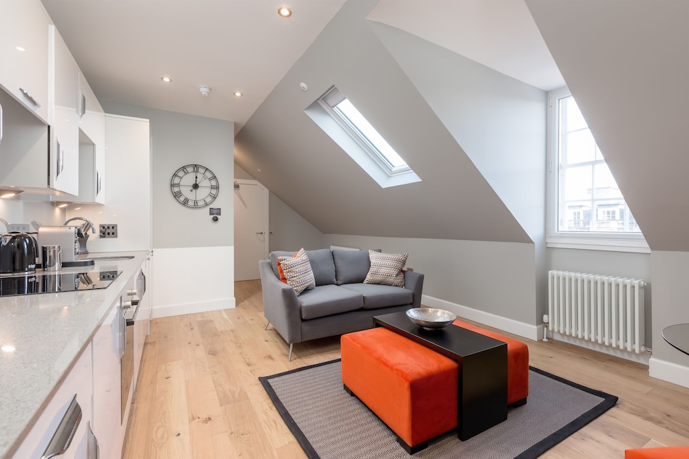 Destiny Scotland Hanover Apartments 40/50