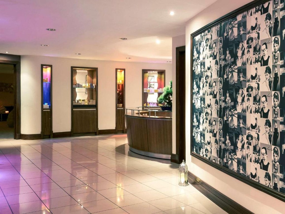 Holland House Hotel Cardiff By Sunday 4/60