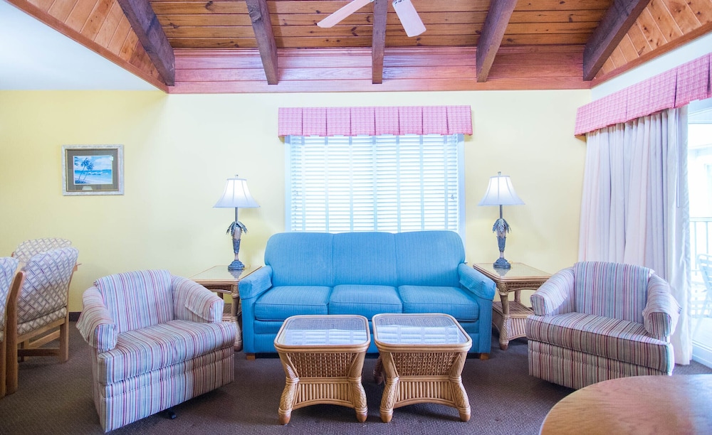 Soundside Holiday Beach Resort 48/64