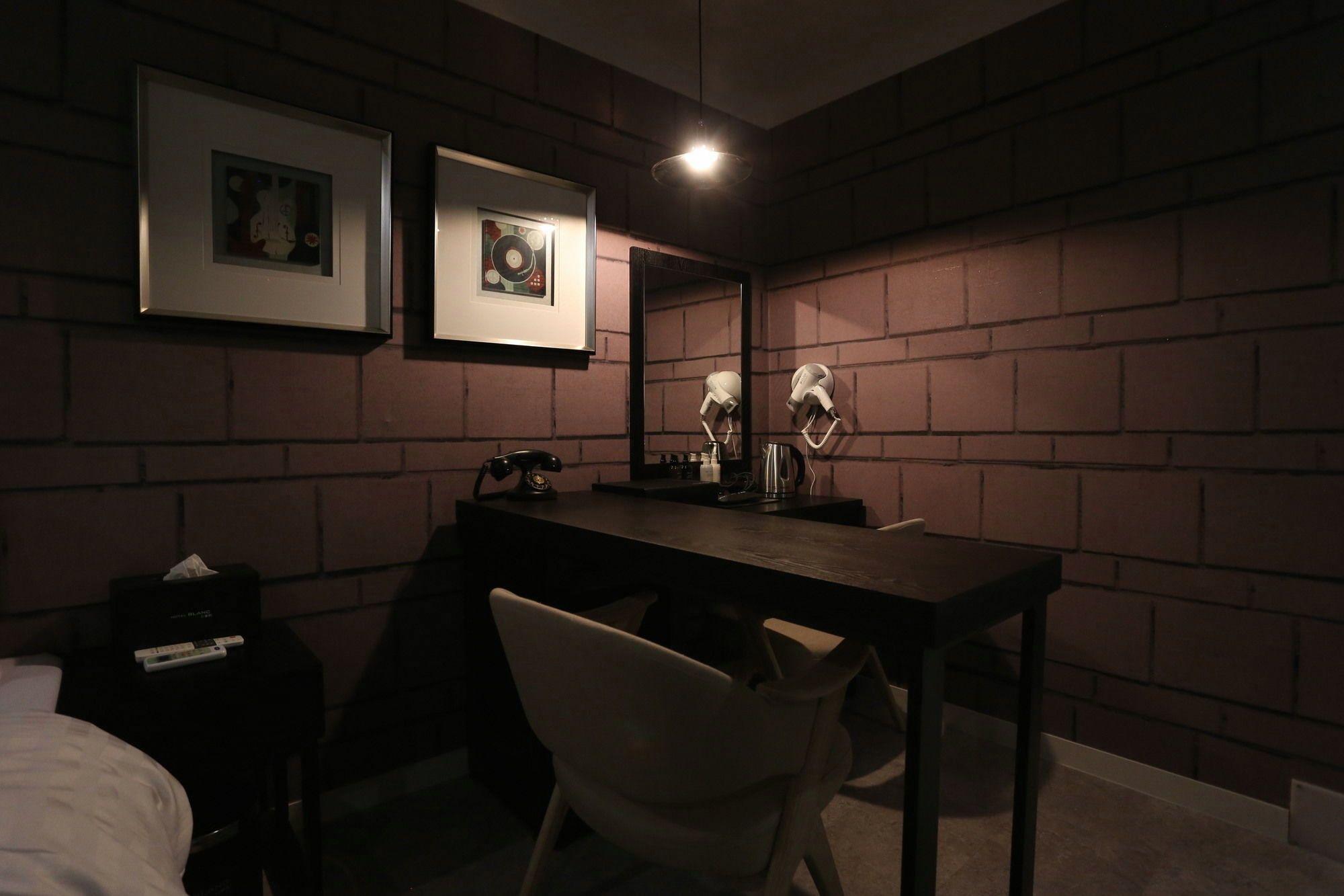 Blanc hotel 61/65