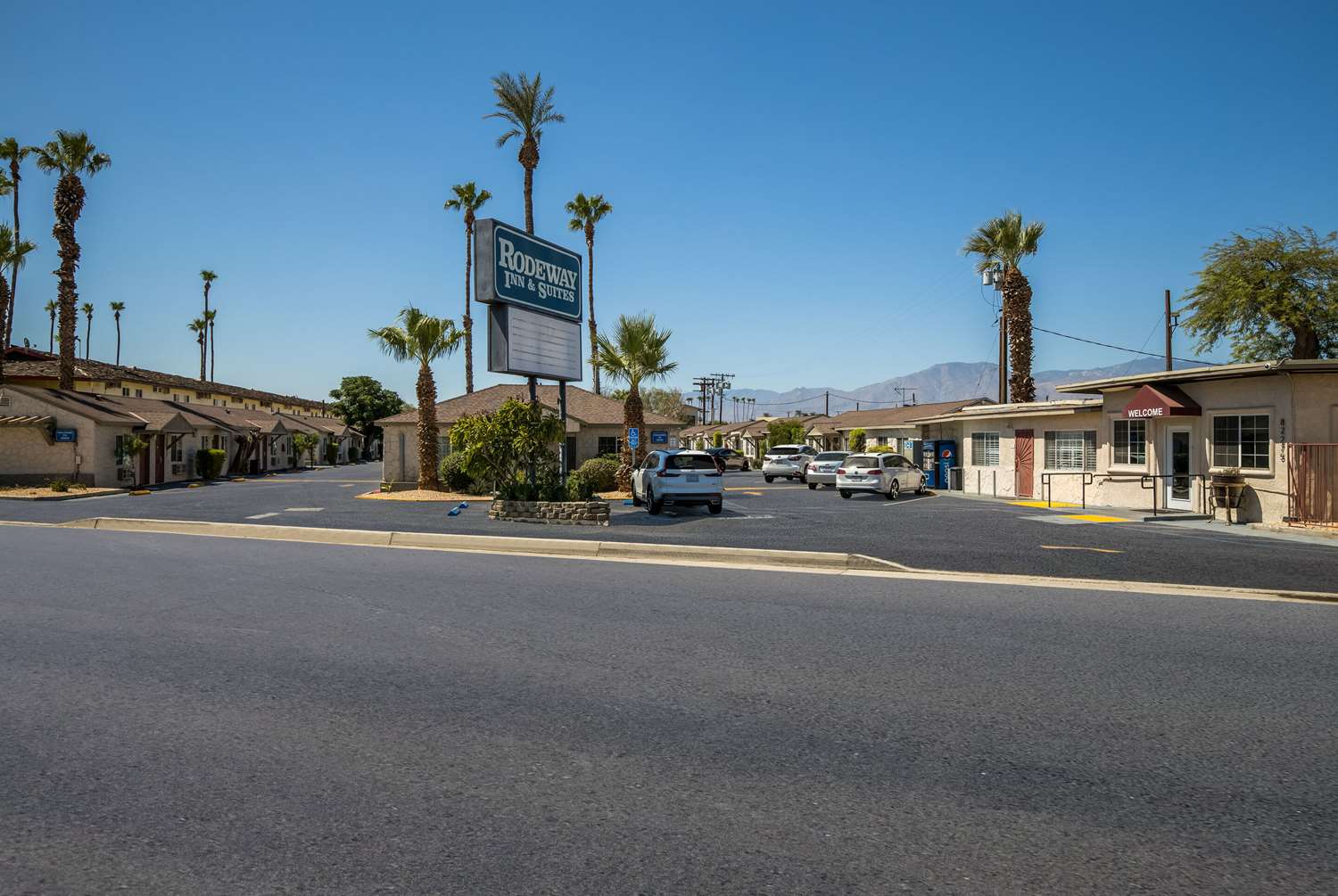 Rodeway Inn Near Coachella 23/27